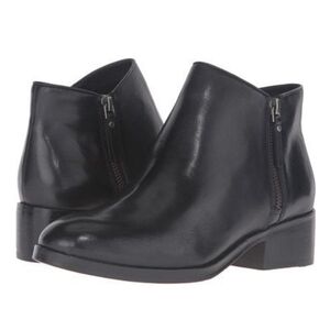 Cole Haan Original Grand Hayes Flat Black Leather Ankle Bootie 9.5B Medium Width